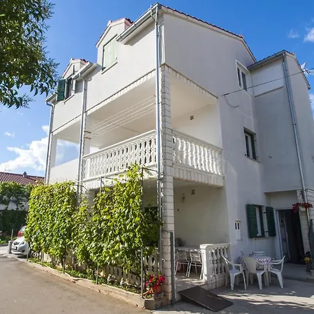 Apartment Zoe *